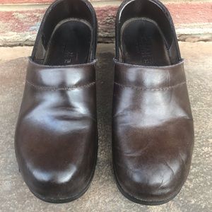 Italian Shoemaker Closed Back Leather Clog